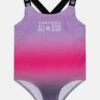 Converse GRADIENT SWIMSUIT - Badeanzug - Comic Purple 1 Converse GRADIENT SWIMSUIT - Badeanzug - Comic Purple -Badebekleidungsgeschäft 4560387ac5fa4dd4abe0ee897fc42b5b
