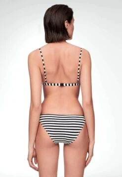 Oysho STRIPE CLASSIC - Bikini-Hose - Black 10 Oysho STRIPE CLASSIC - Bikini-Hose - Black -Badebekleidungsgeschäft 93a2de3b8bd747009348bc30b4f2e447