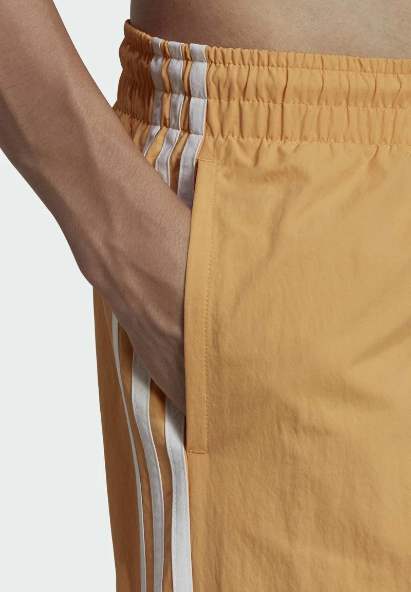 Adidas Originals ADICOLOR CLASSICS 3-STRIPES SWIM SHORTS - Badeshorts - Orange 6 Adidas Originals ADICOLOR CLASSICS 3-STRIPES SWIM SHORTS - Badeshorts - Orange – Bild 4